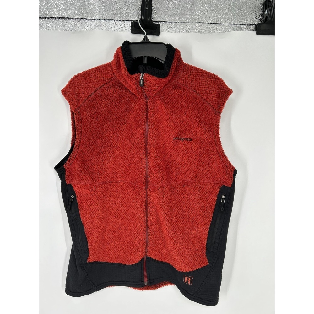Patagonia R2 Regulator Fleece Vest Mens Medium Red Black Full Zip Up Fuzzy 25151